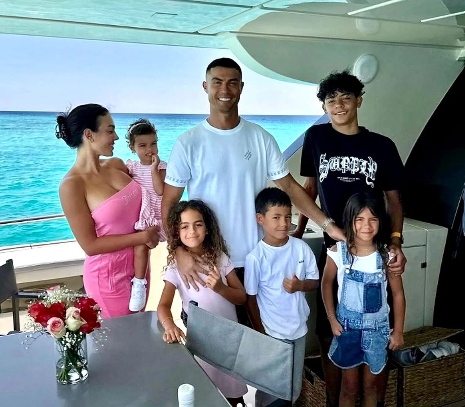 În casa lui Cristiano Ronaldo e interzis cuptorul cu microunde. Sportivul, tipicar și obsedat de ordine, și-a „pus la punct viitorul”