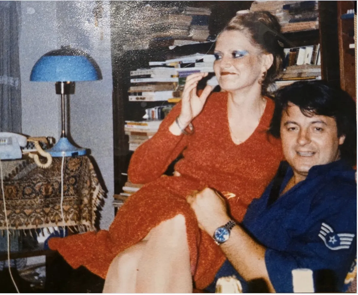 Fotografie de colecție cu Corneliu Vadim Tudor și soția lui. Cum arătau cei doi în tinerețe
