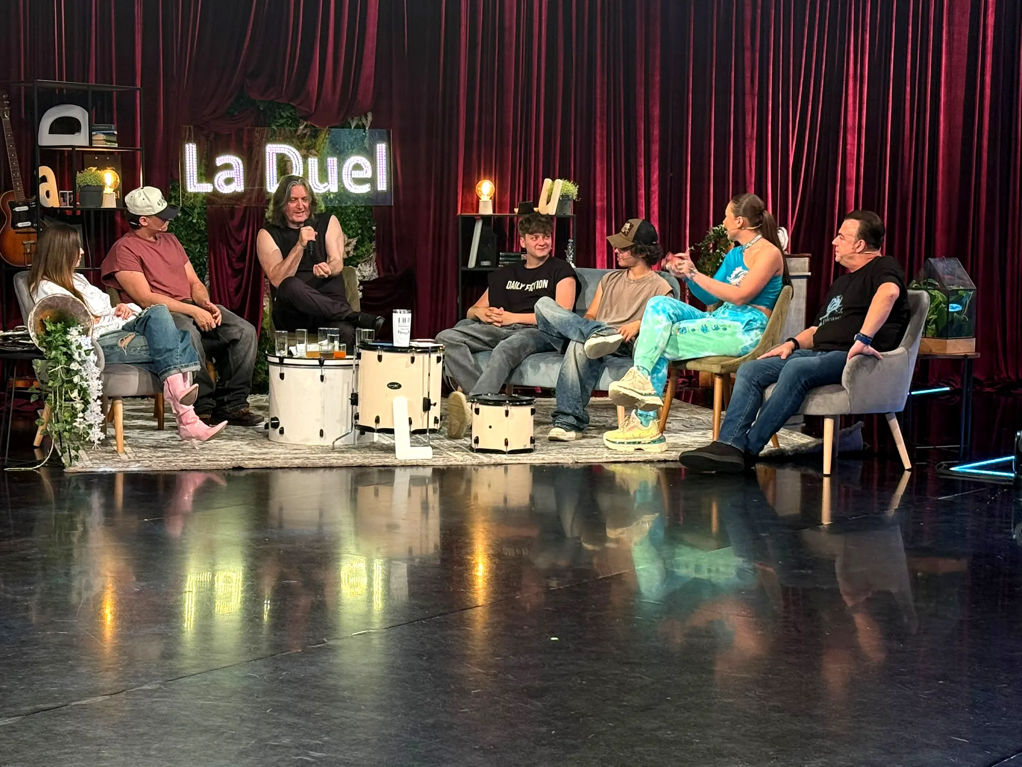 Adrian Enache și Emy Alupei provoacă noua generație la „La Duel”. Când are loc premiera show-ului tv produs de Iuliana Marciuc 3 Laurențiu Cazan și Adrian Enache, alături de artiși din generația tânără
