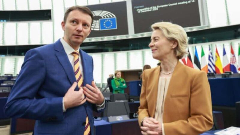 Cum l-a împins Angela Merkel pe Siegfried Mureșan spre vârfurile de la Bruxelles, după ce a trădat partidul lui Băsescu