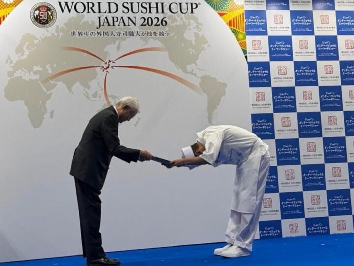 Chef Vlad Tănasie, primul român care a câștigat campionatul mondial de făcut Sushi în Japonia. Preparatele lui i-au uimit pe bucătarii autohtoni
