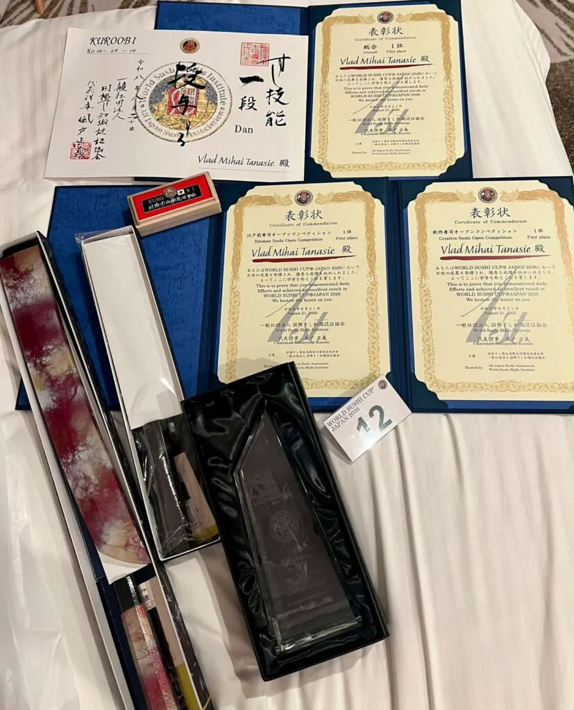 Chef Vlad Tănasie, primul român care a câștigat campionatul mondial de făcut Sushi în Japonia. Preparatele lui i-au uimit pe bucătarii autohtoni
