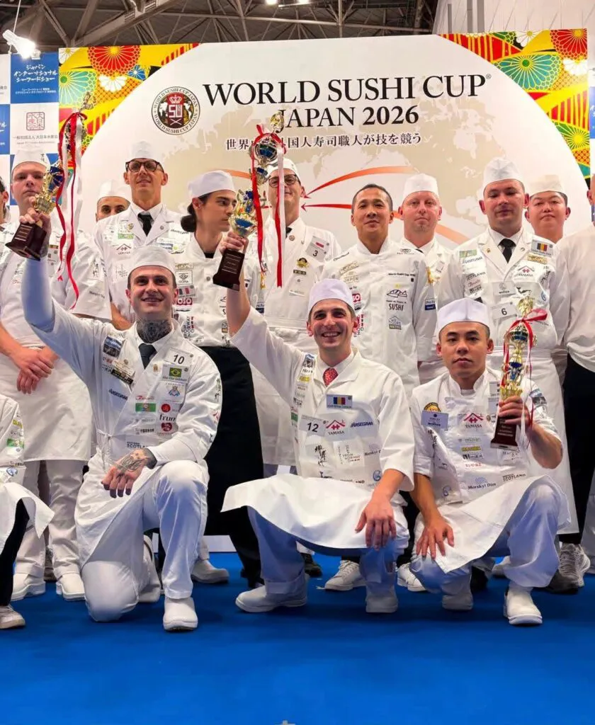 Chef Vlad Tănasie, primul român care a câștigat campionatul mondial de făcut Sushi în Japonia. Preparatele lui i-au uimit pe bucătarii autohtoni