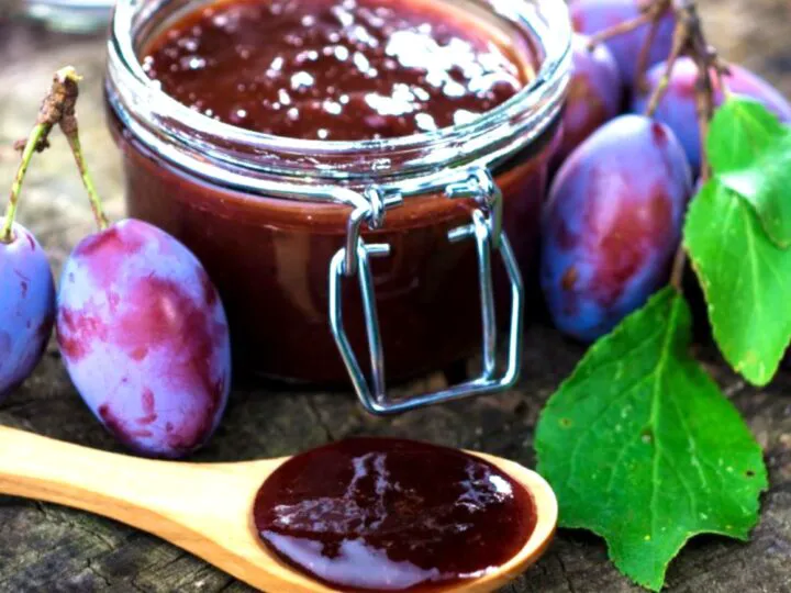 Bancuri. Fiecare borcan cu gem ascunde sub capac tragedia unor prune…