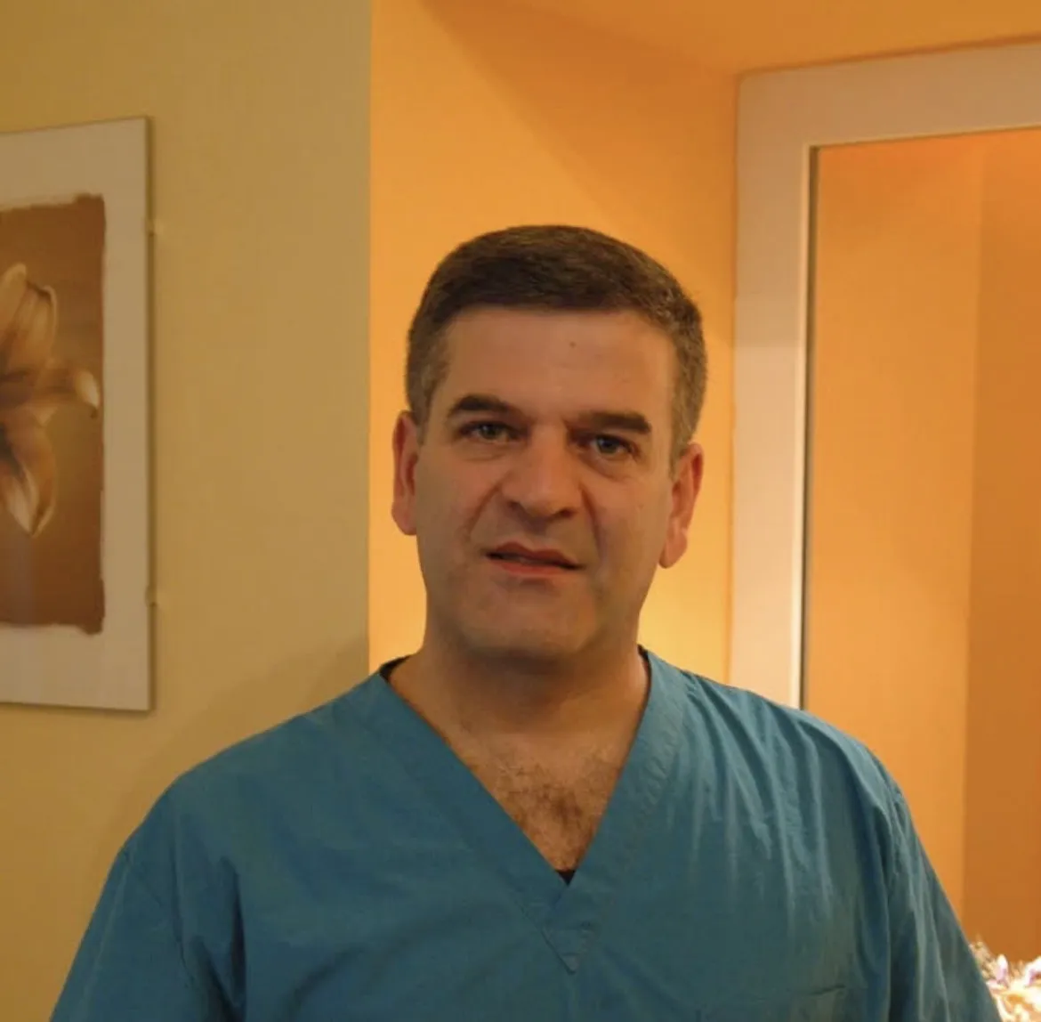 Medic din Timișoara, găsit împușcat cu arma legată de picior. Anchetă în derulare
