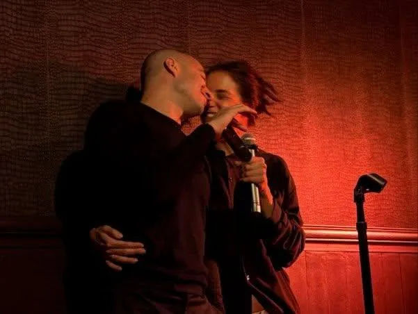 Katie Holmes, hotărâtă în ceea ce-l privește pe iubitul ei! Gestul pe care nu l-a mai făcut de la Tom Cruise 2 Katie Holmes trece la un alt nivel cu iubitul ei! Gestul pe care nu l-a mai făcut de la Tom Cruise