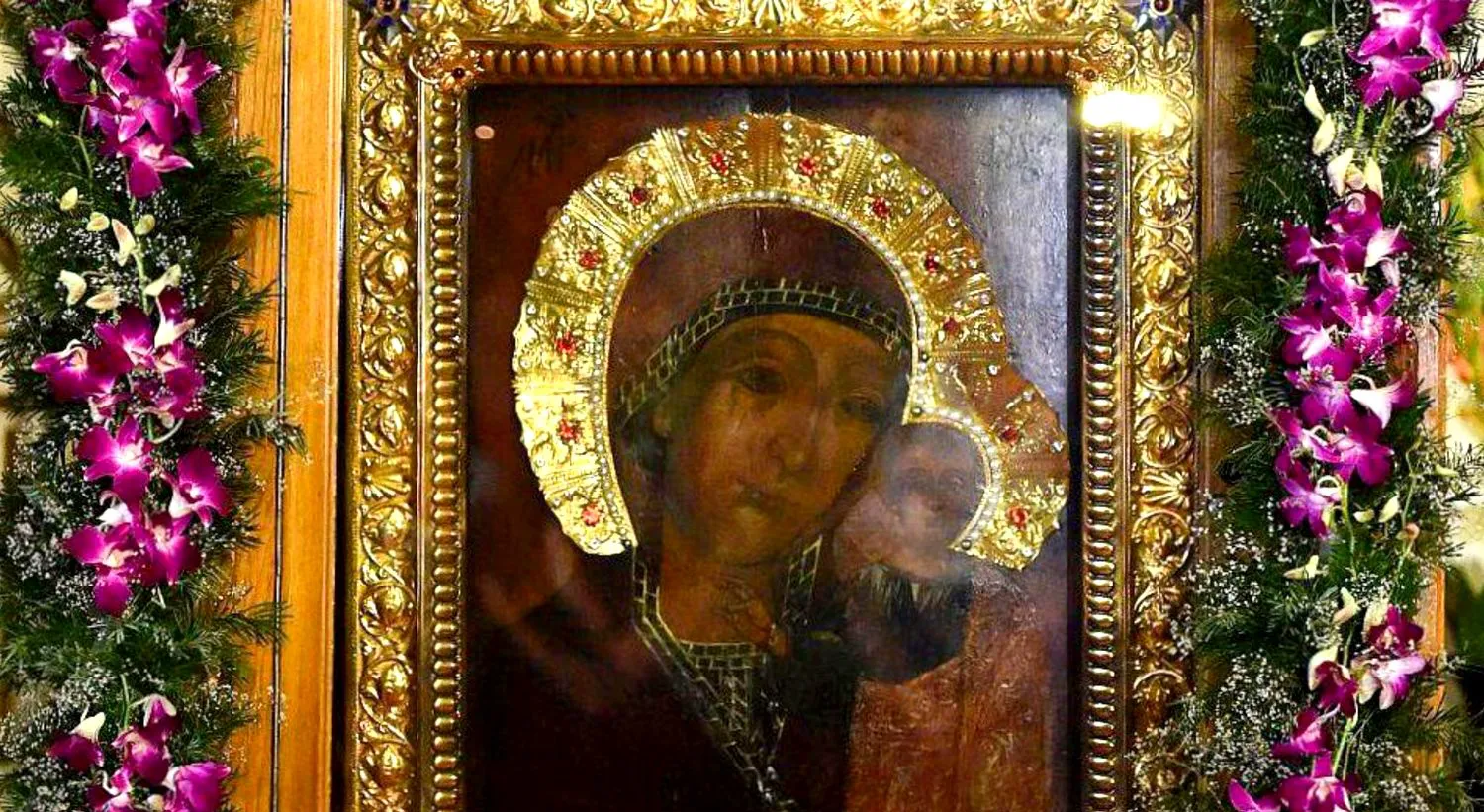 Taina icoanei Maicii Domnului Siriaca de la mănăstirea Ghighiu. „Scoateți-mă de aici, am venit să ajut lumea” 2 Taina icoanei Maicii Domnului Siriaca de la mănăstirea Ghighiu, pentru care sute de mii de oameni ajung la mănăstirea Ghighiu. „Scoateți-mă de aici, am venit să ajut lumea”