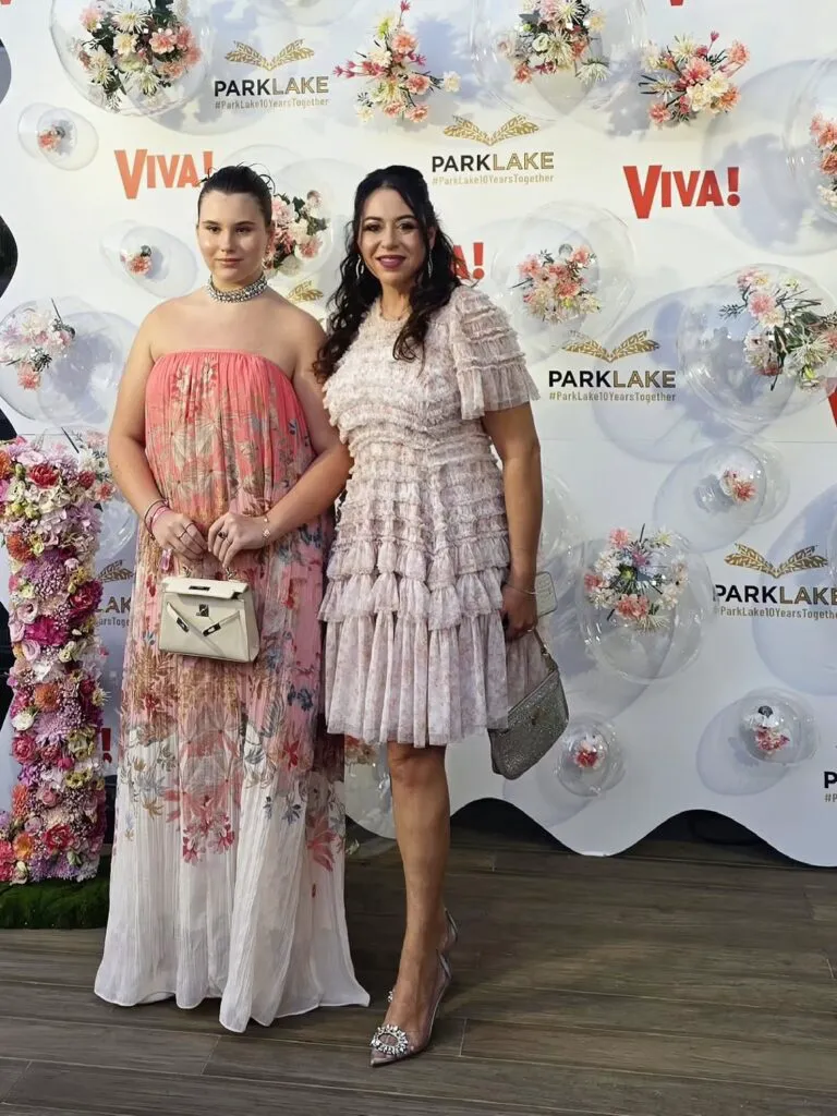 Marius Elisei își vede fiica mai mult în fotografii, iar Isabela este de nerecunoscut - Foto 2 Marius Elisei își vede fiica mai mult în fotografii, iar Isabela este de nerecunoscut - Foto
