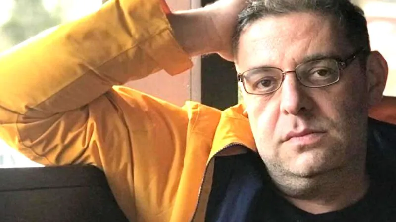 Salvați blănoșii regretatului jurnalist Patrick Andre de Hillerin! Câinii au nevoie de familie și multă iubire
