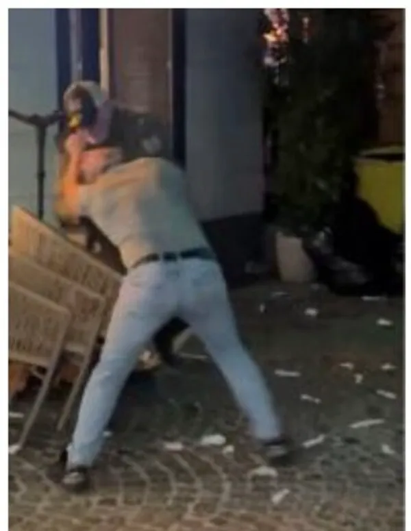 Tolea Ciumac, care și-a bătut joc de Dan Diaconescu la tv, a fost arestat pentru o bătaie în Centrul Civic 2 tolea ciumac-bataie in centrul vechi