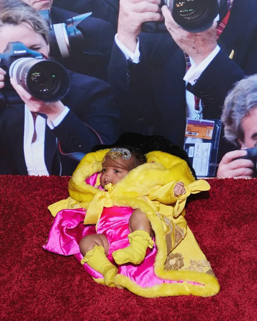 Rihanna arată în ce lux o crește pe fiica ei cea mică. Fetița a împlinit 1 an 3 Rihanna arată în ce lux o crește pe fiica ei cea mică. Fetița a împlinit 1 an