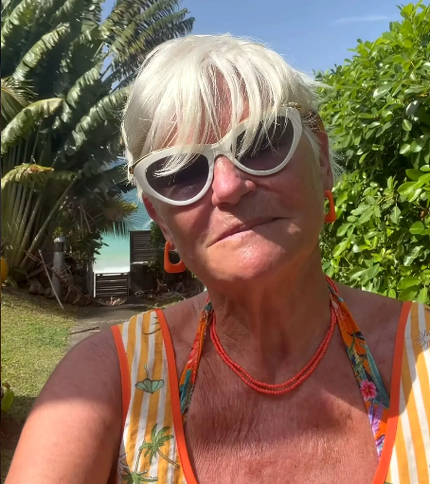 Monica Tatoiu, marcată de jignirile suferite în copilărie. „Am fost crescută ca o fată de pension, pe un fond de vulcan în așteptare” 2 Monica Tatoiu, marcată de jignirile suferite în copilărie. „Am fost crescută ca o fată de pension, pe un fond de vulcan în așteptare”