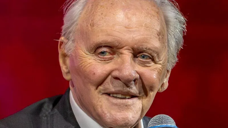 Cei mai buni maeștri au uneori patru lăbuțe! Ce învață actorul Anthony Hopkins de la motanul său
