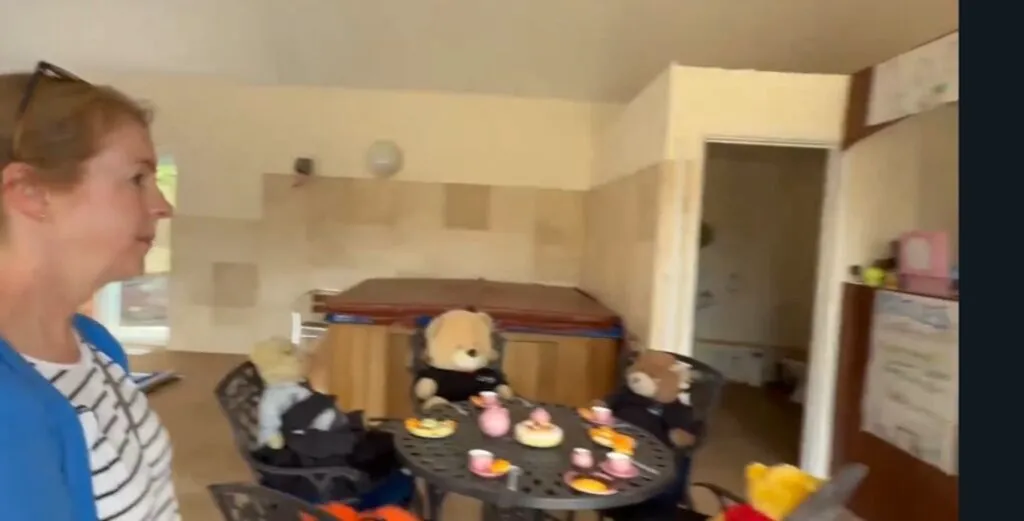 O reclamație a distrus bucuria unui copil. Pianist celebru vizitat de autorități după ce fiica sa și-a deschis o cafenea pentru ursuleți 3 Până unde poate merge o reclamație? Pianist celebru vizitat de autorități după ce fiica sa și-a deschis o cafenea pentru ursuleți