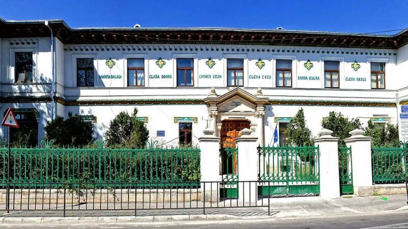 Povestea fantomei Anca de la Colegiul național „Școala centrală” din București. Rătăcește și acum pe coridoare