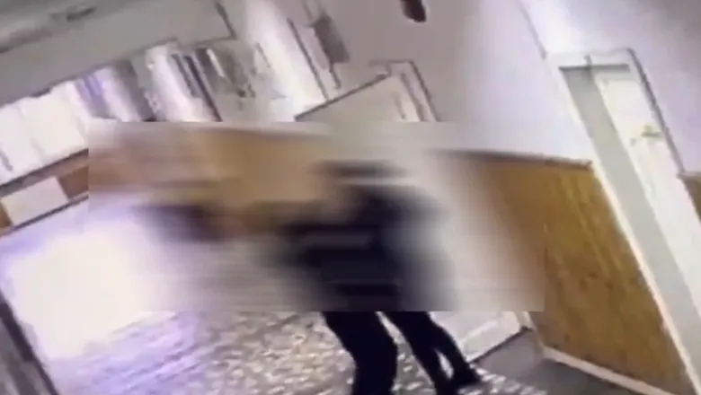 Atacul cu cuțitul de la Bistrița: elevul a plănuit măcelul timp de 8 luni. Ce au descoperit anchetatorii în telefonul lui 3 Atacul cu cuțitul de la Bistrița: elevul a plănuit măcelul timp de 8 luni. Ce au descoperit anchetatorii în telefonul lui