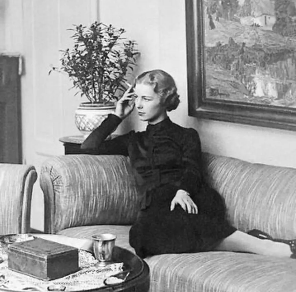 John F. Kennedy, secretele unei vieți duble: aventura cu o stagiară de 19 ani la Casa Albă și relațiile ascunse care au șocat America 2 John F. Kennedy, secretele unei vieți duble: aventura cu o stagiară de 19 ani la Casa Albă și relațiile ascunse care au șocat America