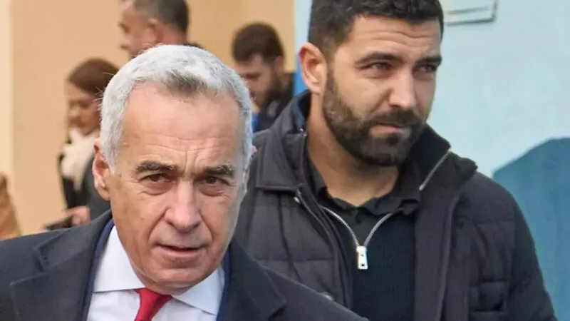 Amănunte noi din viața bodyguardului din Legiunea Străină care îl păzește pe Călin Georgescu. A fost într-o relație cu o blondă celebră