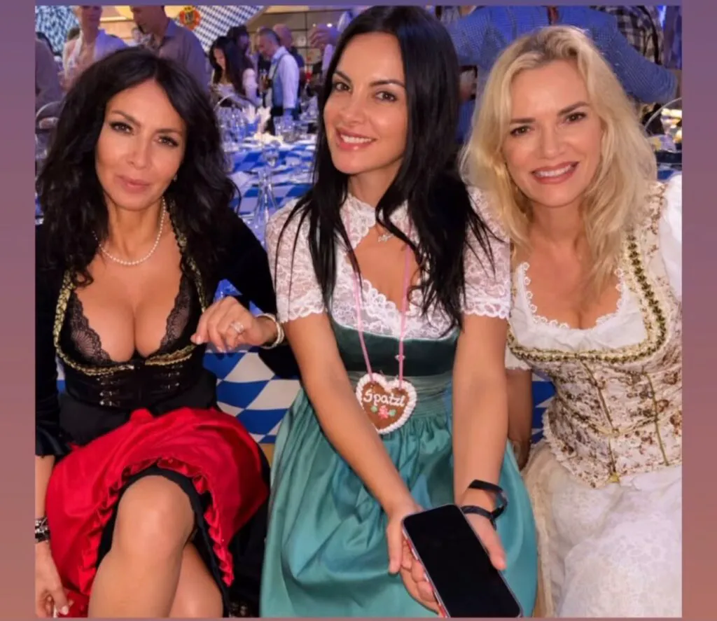 Mihaela Rădulescu, în costum bavarez la Monaco. Cu cine s-a distrat vedeta la Oktoberfest