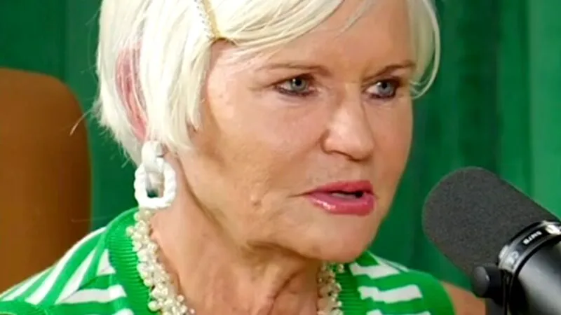 Monica Tatoiu, marcată de jignirile suferite în copilărie. „Am fost crescută ca o fată de pension, pe un fond de vulcan în așteptare”