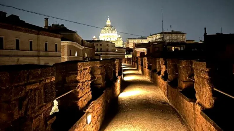 Pasajul secret al Papilor. Coridorul ascuns din Vatican, construit din frică