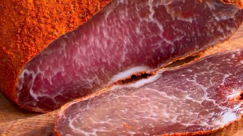 Pastramă de porc făcută în casă, rețetă simplă și delicioasă. Ai nevoie de doar câteva ingrediente