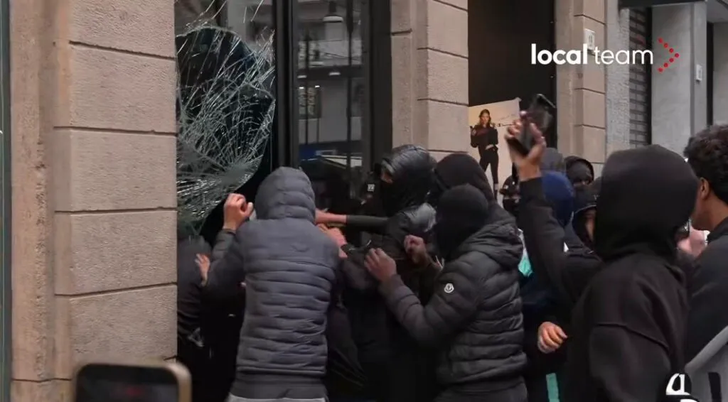 Italienii, șocați de devastările tinerilor după modelul din Franța. Giorgia Meloni trimite armata la Milano